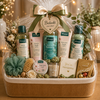 Luxe wellness cadeaumand in een stijlvolle bamboomand, gevuld met diverse Kneipp verzorgingsproducten, een geurkaars, Lindt Lin