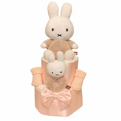 Luiertaart met Nijntje en hand Nijntje – kraamcadeau in roze tinten