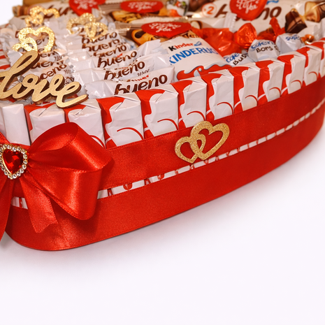 Snoeptaart hart 30cm met kinder chocolade