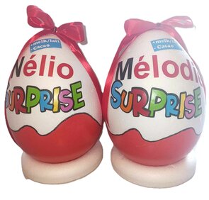 XXL Kinder Surprise gevuld met mix van Kinder Chocolade - 30cm