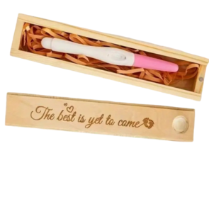 Houten doosje zwangerschapstest – The best is yet to come