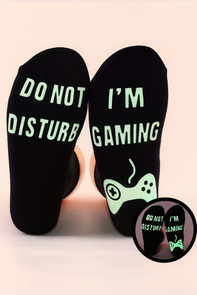 Speciaal paar kousen  – "Do not disturb, I'm gaming" 