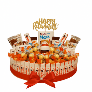 Ronde Luxe Snoeptaart met Kinder Chocolade, met taartopper Happy retirement