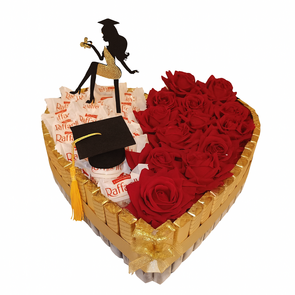 Luxe Hartvormige Snoeptaart – Afgestudeerd met Merci, Raffaello & Rode Rozen (30 cm)