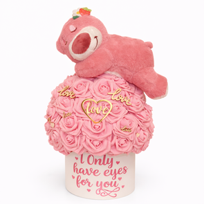 Handgemaakte Valentijn Bloemenbox met Slapende Beer – “Only Have Eyes For You”